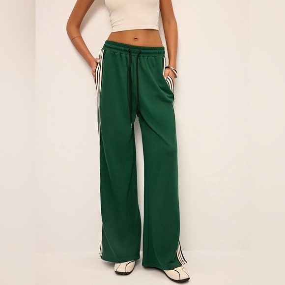COMMENSE Side Stripe Wide-Leg Sweatpants - size XSmall, Small - Picture 3 of 7